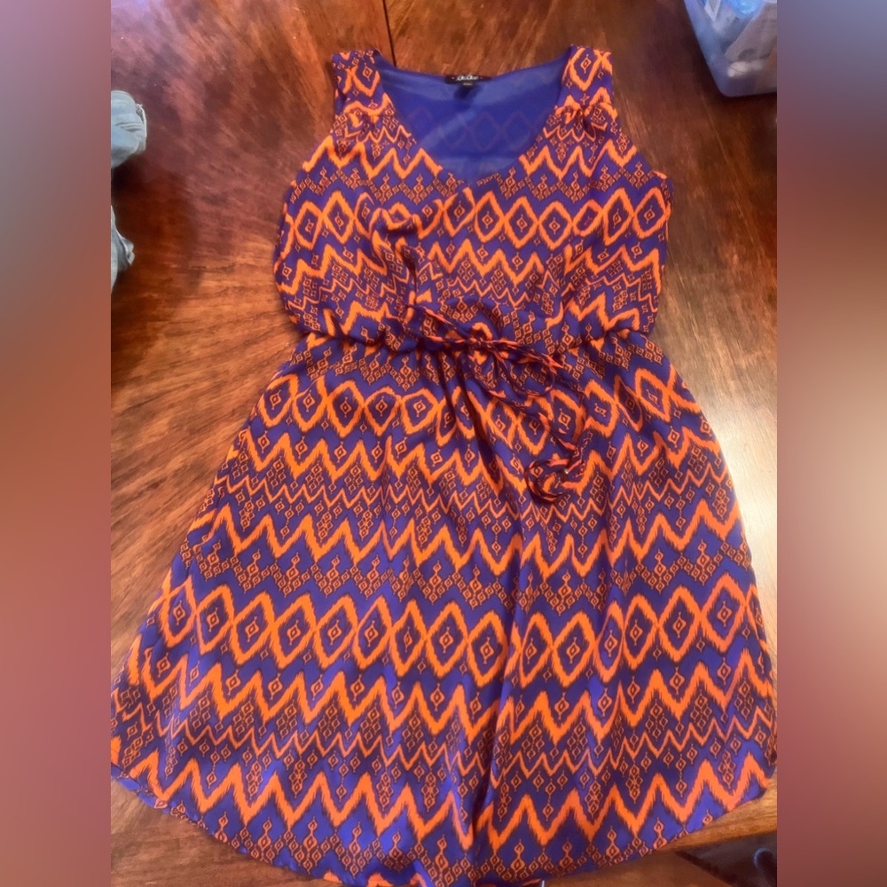 Go Gators! Here is a light dress for the games.